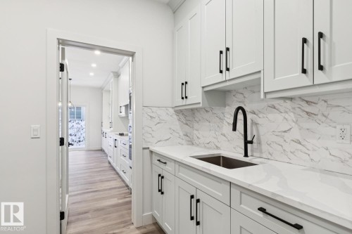 6275 19 Street, Rural Leduc County, AB - Indoor Photo Showing Kitchen With Upgraded Kitchen