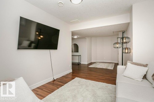 1520 67 Street, Edmonton, AB - Indoor