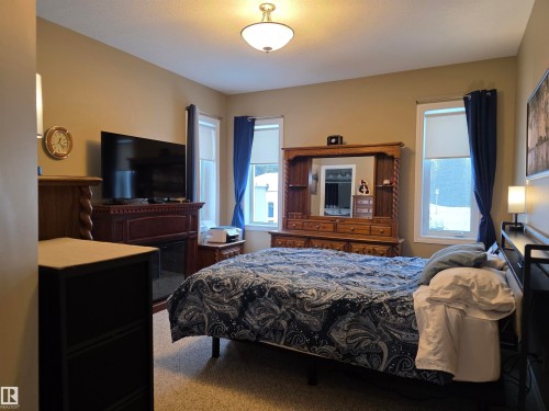 185 Willow Drive, Breton, AB - Indoor Photo Showing Bedroom