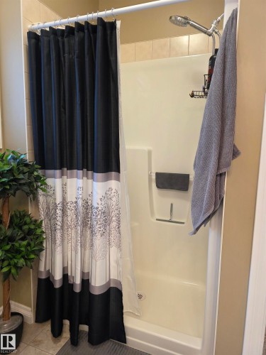 185 Willow Drive, Breton, AB - Indoor