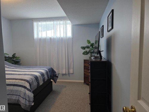 185 Willow Drive, Breton, AB - Indoor Photo Showing Bedroom