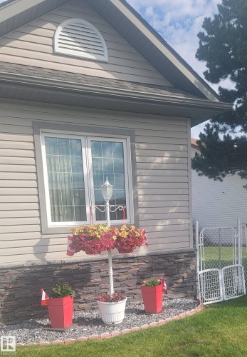 185 Willow Drive, Breton, AB - Outdoor