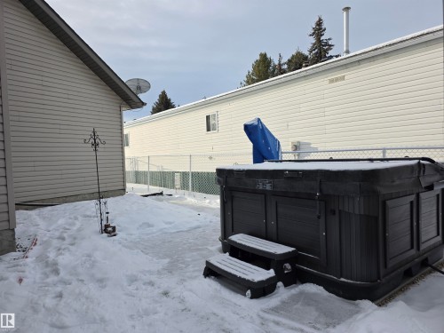 185 Willow Drive, Breton, AB - Outdoor With Exterior