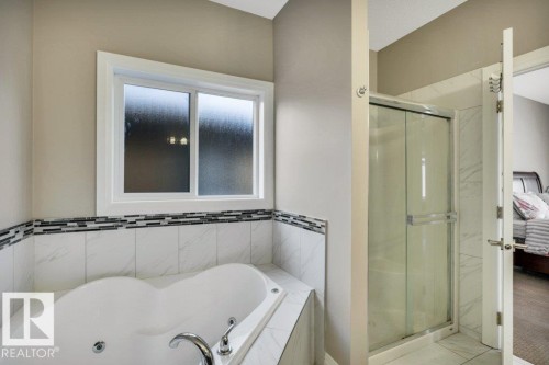 5121 1B Avenue, Edmonton, AB - Indoor Photo Showing Bathroom