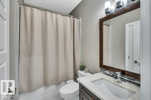 5121 1B Avenue, Edmonton, AB - Indoor Photo Showing Bathroom