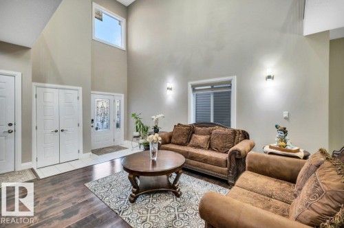5121 1B Avenue, Edmonton, AB - Indoor Photo Showing Living Room