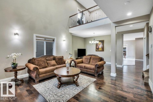 5121 1B Avenue, Edmonton, AB - Indoor Photo Showing Living Room