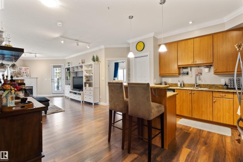 202 10116 80 Avenue, Edmonton, AB - Indoor