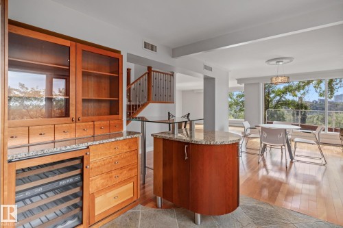 202 10010 119 Street, Edmonton, AB - Indoor