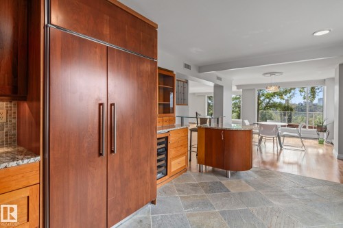 202 10010 119 Street, Edmonton, AB - Indoor