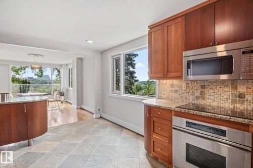202 10010 119 Street, Edmonton, AB - Indoor Photo Showing Kitchen