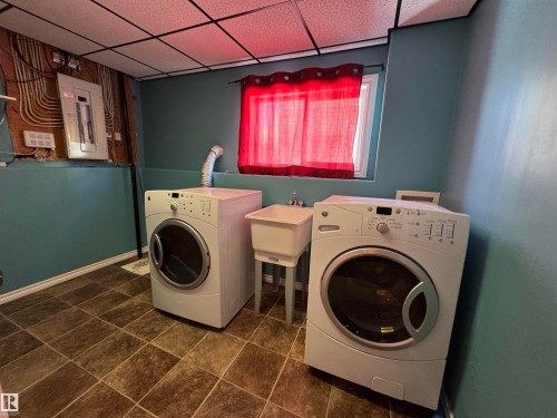 5741 48 Avenue, St. Paul Town, AB - Indoor Photo Showing Laundry Room