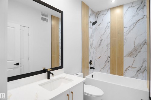 23 Trill Point(E), Spruce Grove, AB - Indoor Photo Showing Bathroom