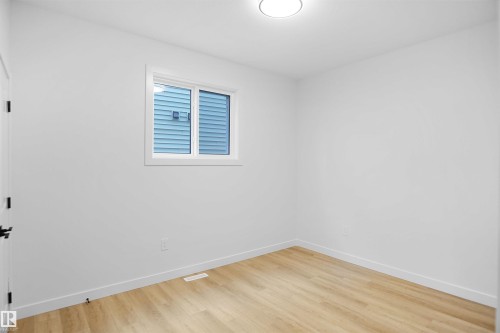 23 Trill Point(E), Spruce Grove, AB - Indoor Photo Showing Other Room