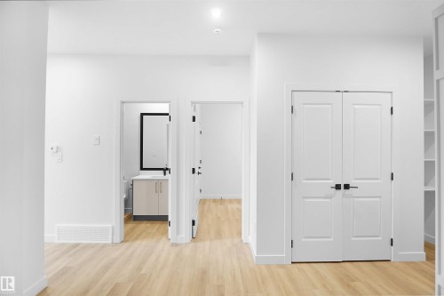 23 Trill Point(E), Spruce Grove, AB - Indoor Photo Showing Other Room