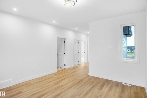 23 Trill Point(E), Spruce Grove, AB - Indoor Photo Showing Other Room