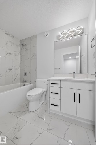 1 10 Salisbury Way, Sherwood Park, AB - Indoor Photo Showing Bathroom