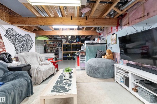 8533 Ellis Link, Edmonton, AB - Indoor