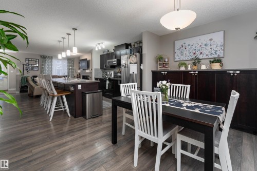 8533 Ellis Link, Edmonton, AB - Indoor Photo Showing Dining Room