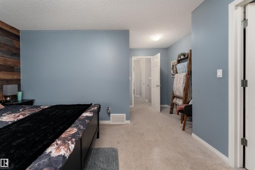 8533 Ellis Link, Edmonton, AB - Indoor Photo Showing Bedroom