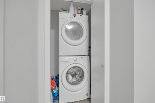 944 Berg Place, Leduc, AB - Indoor Photo Showing Laundry Room