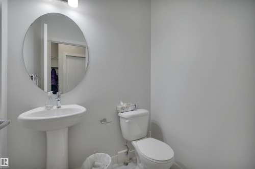 944 Berg Place, Leduc, AB - Indoor Photo Showing Bathroom