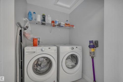 944 Berg Place, Leduc, AB - Indoor Photo Showing Laundry Room