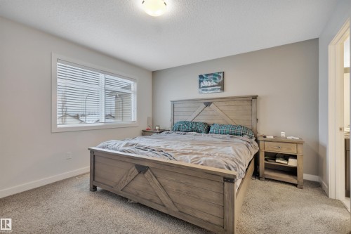 944 Berg Place, Leduc, AB - Indoor Photo Showing Bedroom