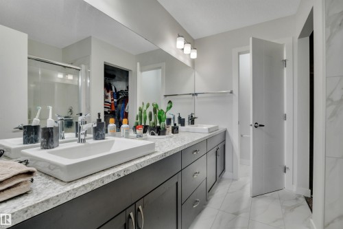 944 Berg Place, Leduc, AB - Indoor Photo Showing Bathroom