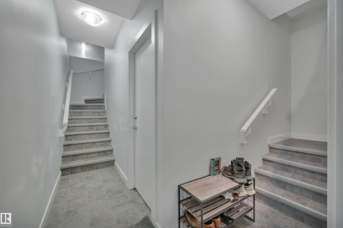 944 Berg Place, Leduc, AB - Indoor Photo Showing Other Room