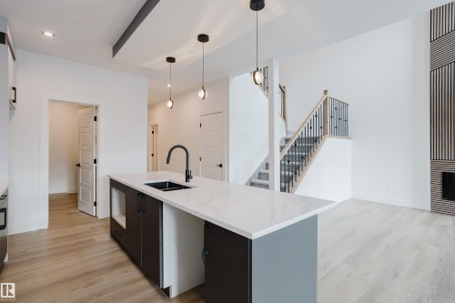 286 Munn Way, Leduc, AB - Indoor Photo Showing Kitchen With Double Sink With Upgraded Kitchen