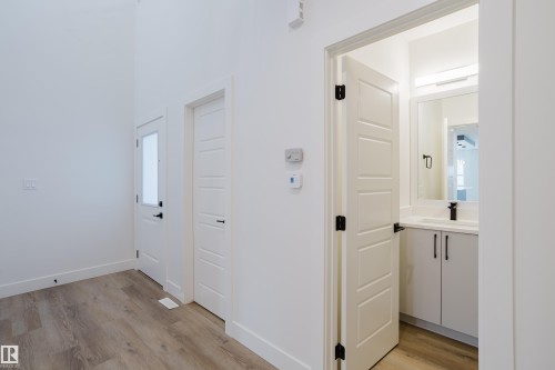 286 Munn Way, Leduc, AB - Indoor Photo Showing Other Room