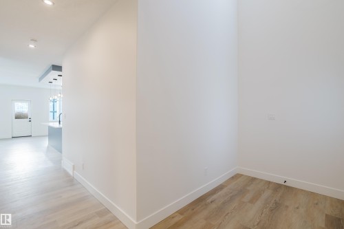 286 Munn Way, Leduc, AB - Indoor Photo Showing Other Room