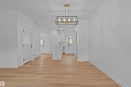 9905-9909 107 Avenue, Morinville, AB - Indoor Photo Showing Other Room