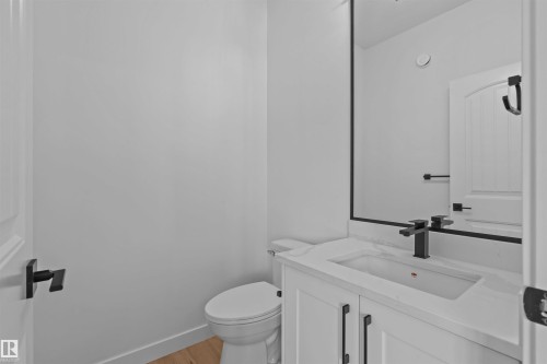 9905-9909 107 Avenue, Morinville, AB - Indoor Photo Showing Bathroom