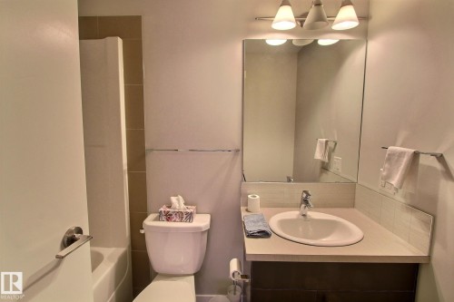 804 10226 104 Street, Edmonton, AB - Indoor Photo Showing Bathroom
