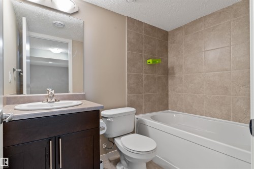 4690 Alwood Way, Edmonton, AB - Indoor Photo Showing Bathroom