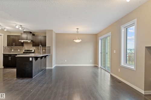 4690 Alwood Way, Edmonton, AB - Indoor Photo Showing Kitchen
