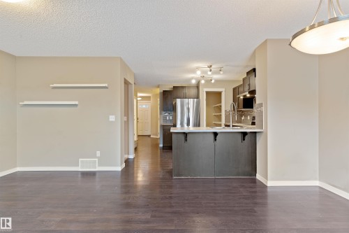4690 Alwood Way, Edmonton, AB - Indoor Photo Showing Kitchen