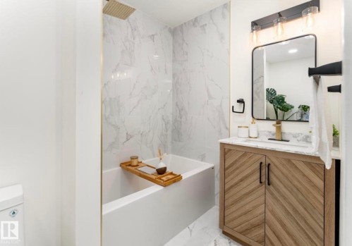 17327 106 Street, Edmonton, AB - Indoor Photo Showing Bathroom