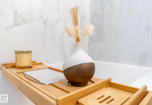 17327 106 Street, Edmonton, AB - Indoor