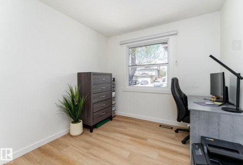 17327 106 Street, Edmonton, AB - Indoor Photo Showing Office