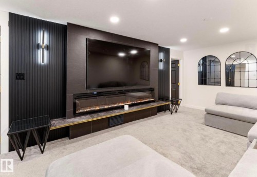 17327 106 Street, Edmonton, AB - Indoor Photo Showing Living Room