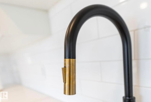 17327 106 Street, Edmonton, AB - Indoor