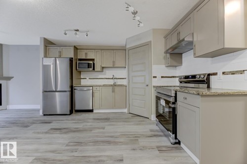 1820 34 Avenue, Edmonton, AB - Indoor Photo Showing Kitchen With Stainless Steel Kitchen