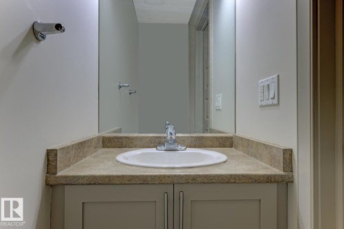 1820 34 Avenue, Edmonton, AB - Indoor Photo Showing Bathroom