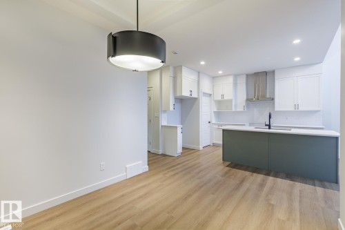 17537 62A Street, Edmonton, AB - Indoor Photo Showing Kitchen
