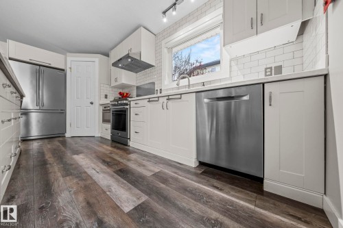 5104 191 Street, Edmonton, AB - Indoor Photo Showing Kitchen With Stainless Steel Kitchen