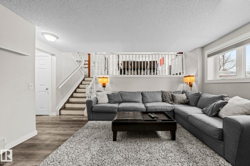 5104 191 Street, Edmonton, AB - Indoor Photo Showing Living Room