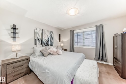 25 Woodbridge Link, Fort Saskatchewan, AB - Indoor Photo Showing Bedroom